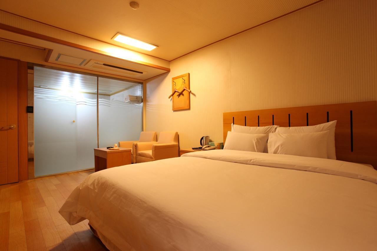 Prince Hotel Сеул Екстериор снимка