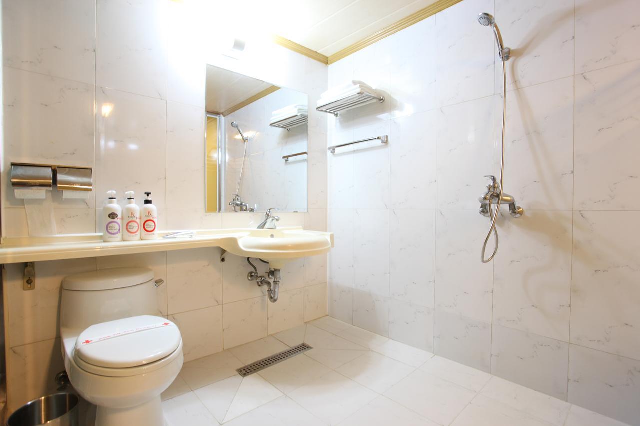 Prince Hotel Сеул Екстериор снимка