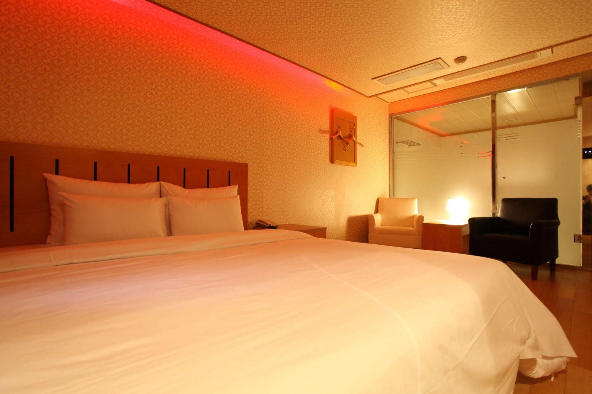 Prince Hotel Сеул Екстериор снимка
