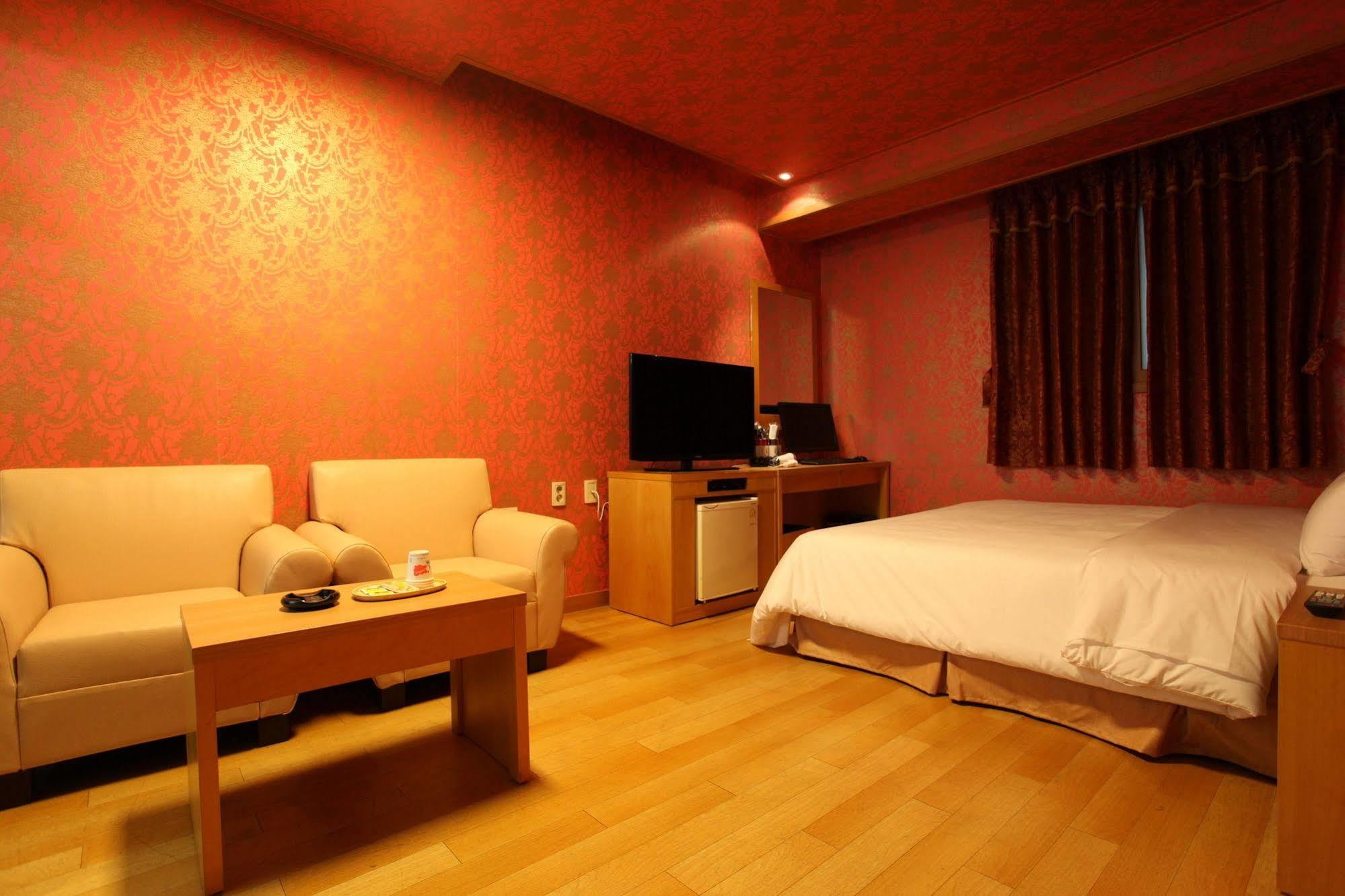 Prince Hotel Сеул Екстериор снимка